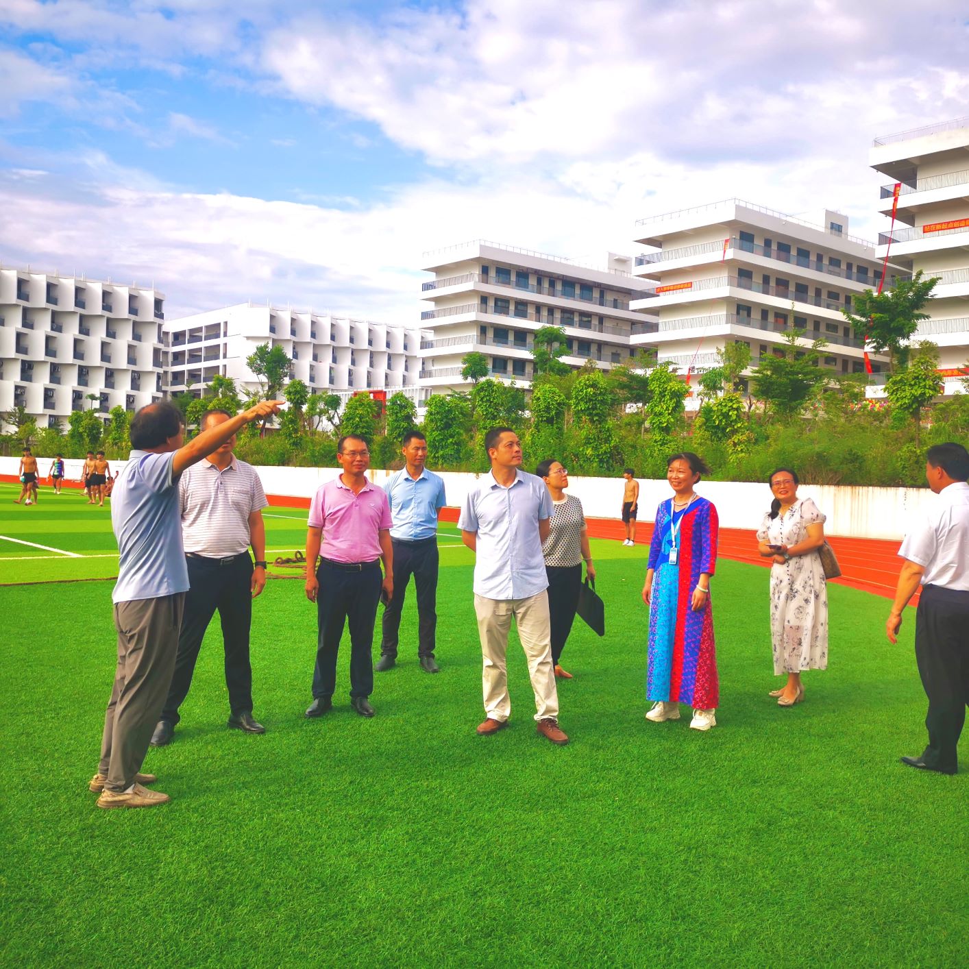 欢迎教育局成教办领导到我校参观指导工作 丨 华体会手机平台-华体会（中国）